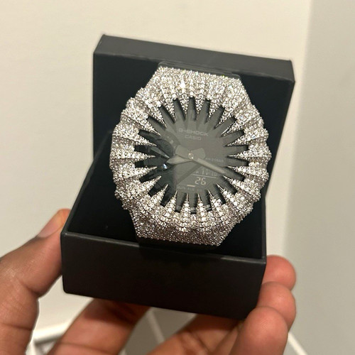 Iced out gshock - 2100, model
